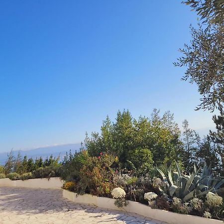 Apartments Chiara Mit Meerblick Und Pool Und Jacuzzi Ловран Екстериор снимка