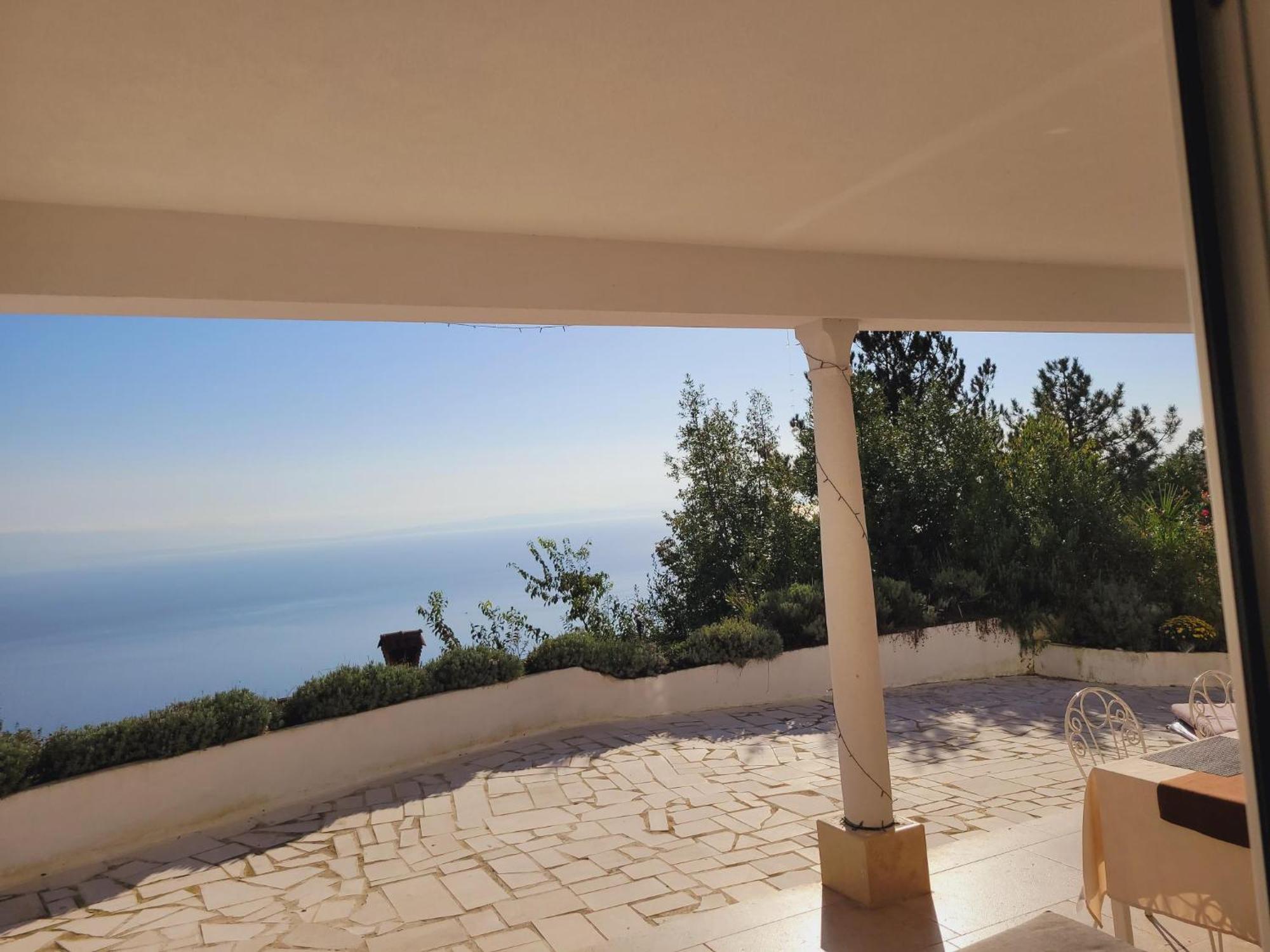 Apartments Chiara Mit Meerblick Und Pool Und Jacuzzi Ловран Екстериор снимка