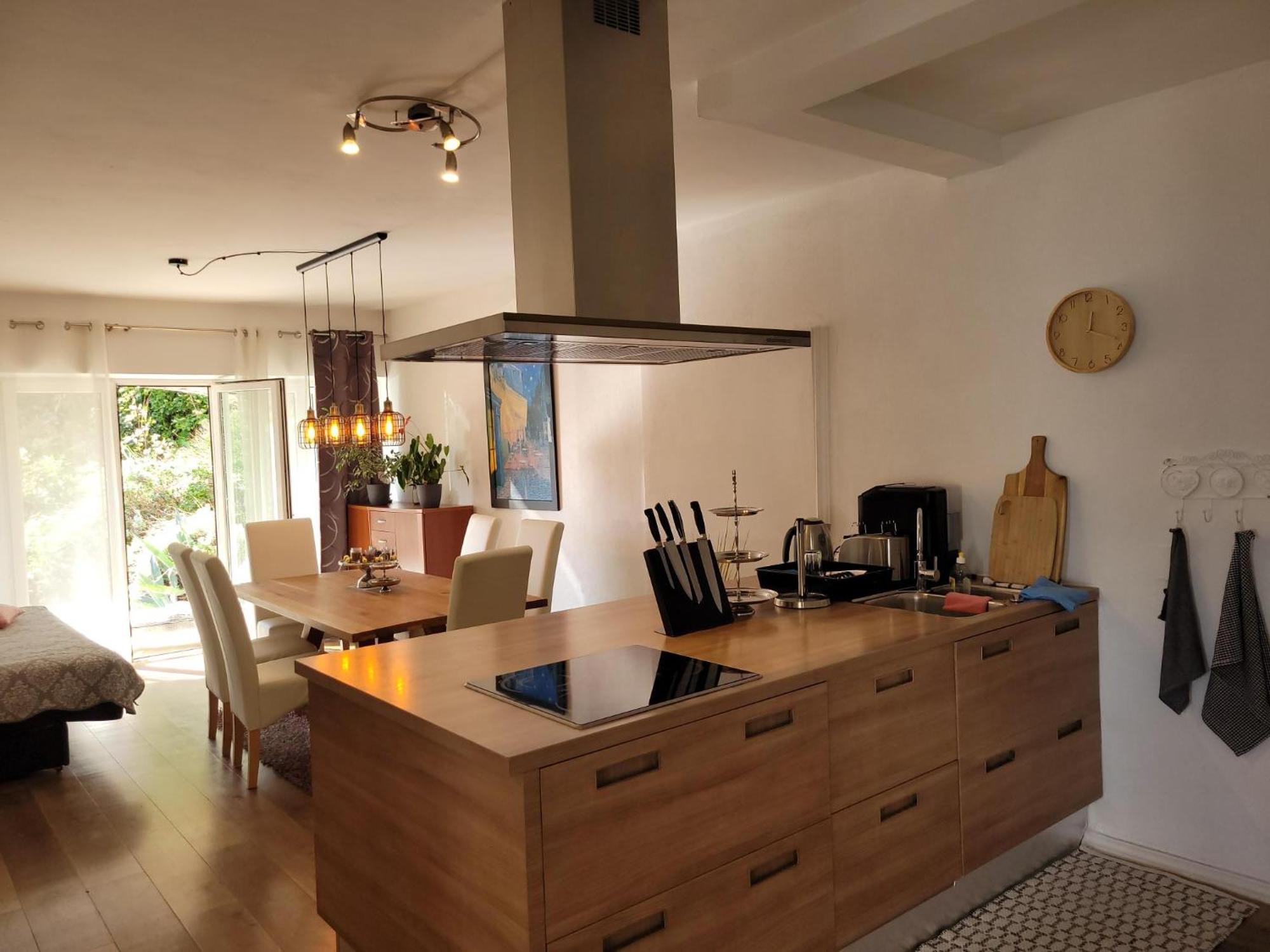 Apartments Chiara Mit Meerblick Und Pool Und Jacuzzi Ловран Екстериор снимка